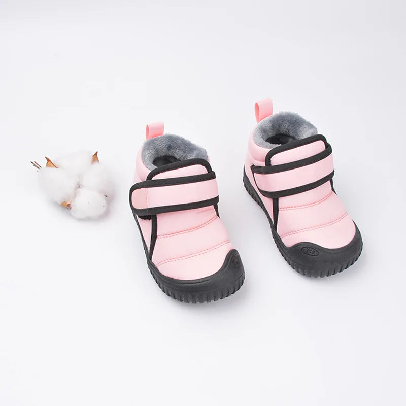 | 🔒 | MiniBoots | Bottes minimalistes imperméables pour enfants